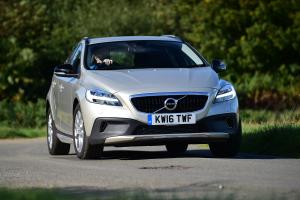 Volvo V40 D2 Cross Country 2016 года